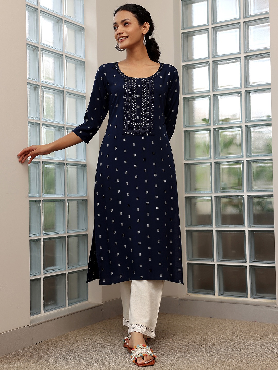 

Libas Geometric Printed Thread Work Straight Kurta, Blue