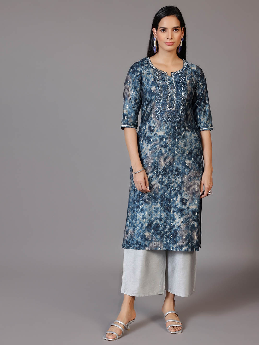

Libas Dyed Round Neck Thread Work Straight Kurta, Navy blue