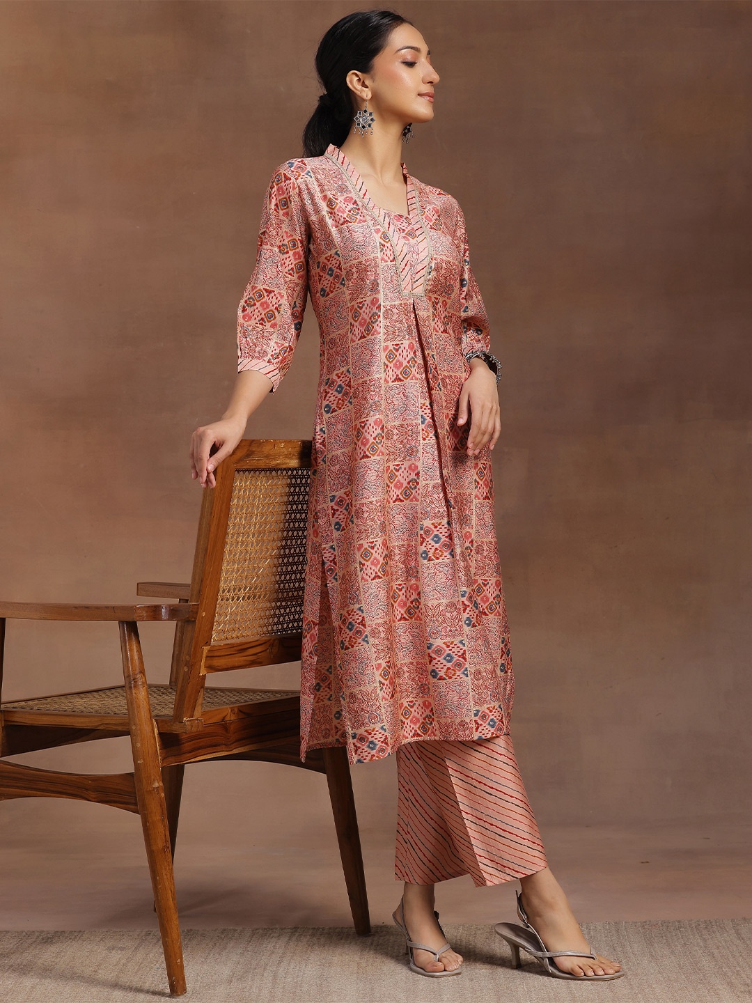 

Libas Ethnic Motifs Printed Regular Gotta Patti Kurta with Palazzos, Peach