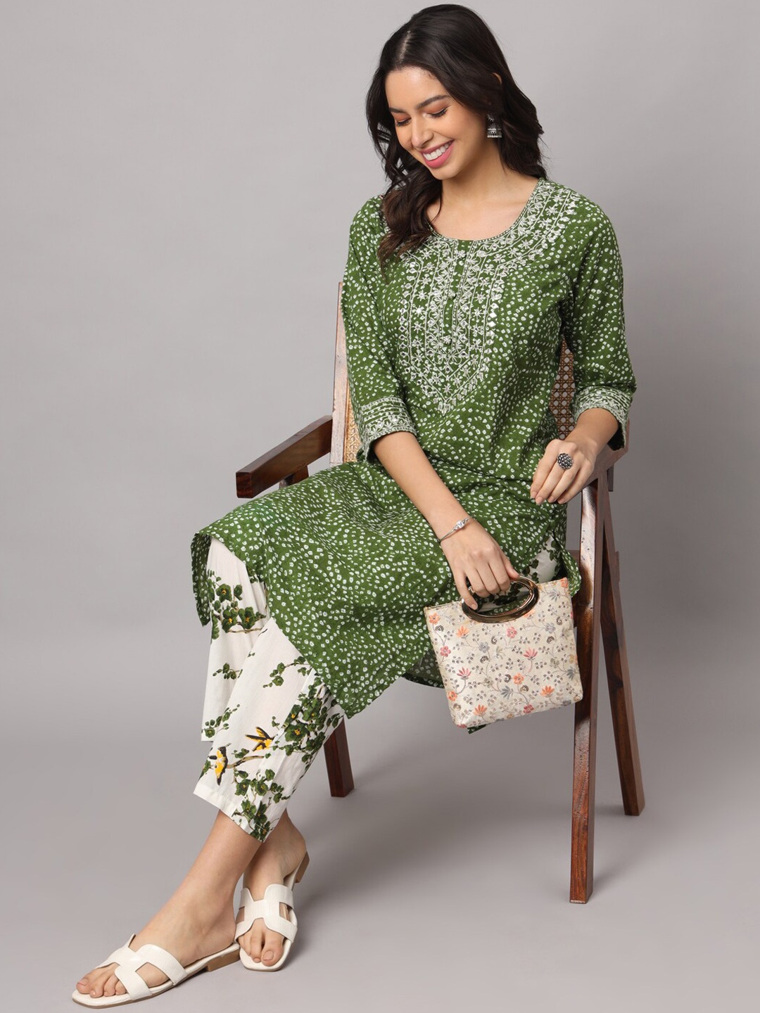 

KALINI Bandhani Printed Regular Mirror Work Pure Cotton Kurta with Trousers, Green