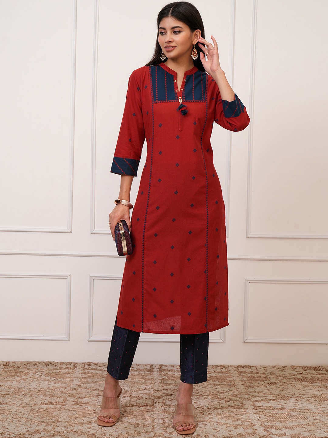 

Vishudh Red Mandarin Collar Geometric Printed Thread Work Cotton Straight Kurta