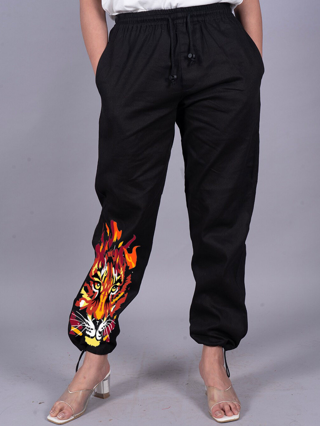 

VYVE Women Relaxed Printed Mid-Rise Regular Fit Jogger Trouser, Black