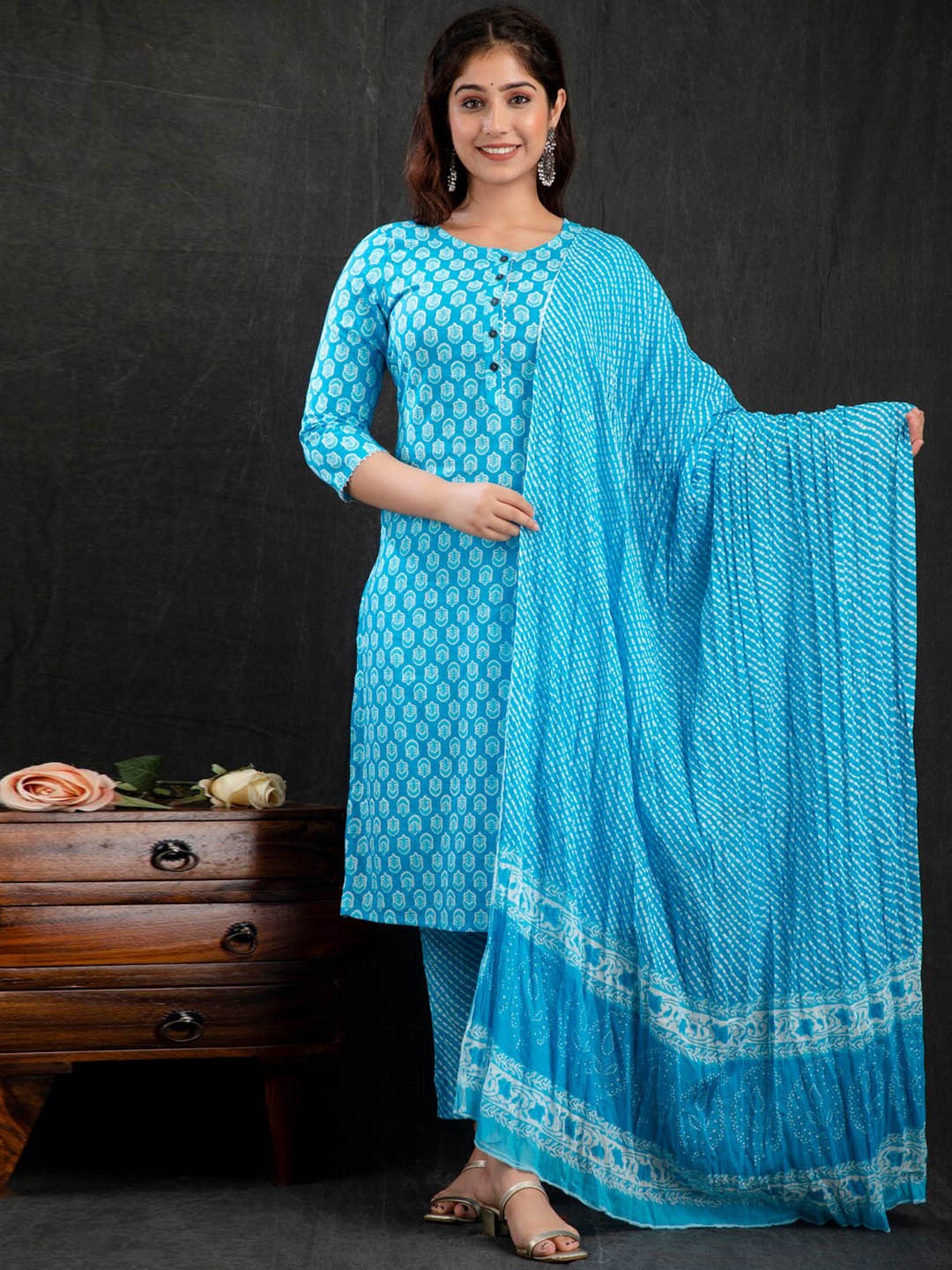 

D K W Floral Printed Regular Pure Cotton Kurta With Trousers & Dupatta, Blue