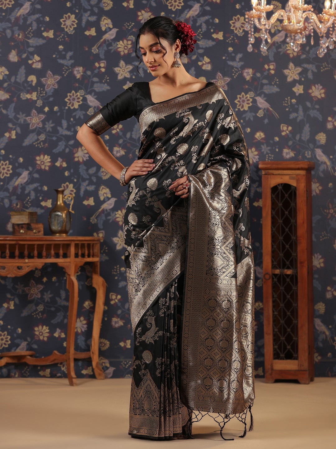 

House of Pataudi Paisley Woven Design Banarasi Saree, Black