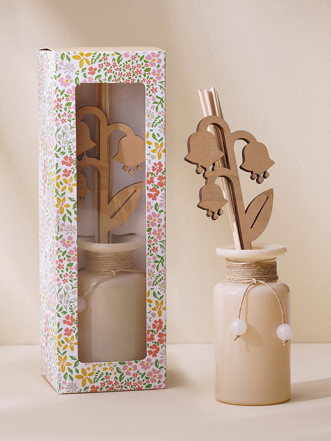 

Home Centre Cream- Colored Paolo Apple Vanilla Reed Diffuser Set