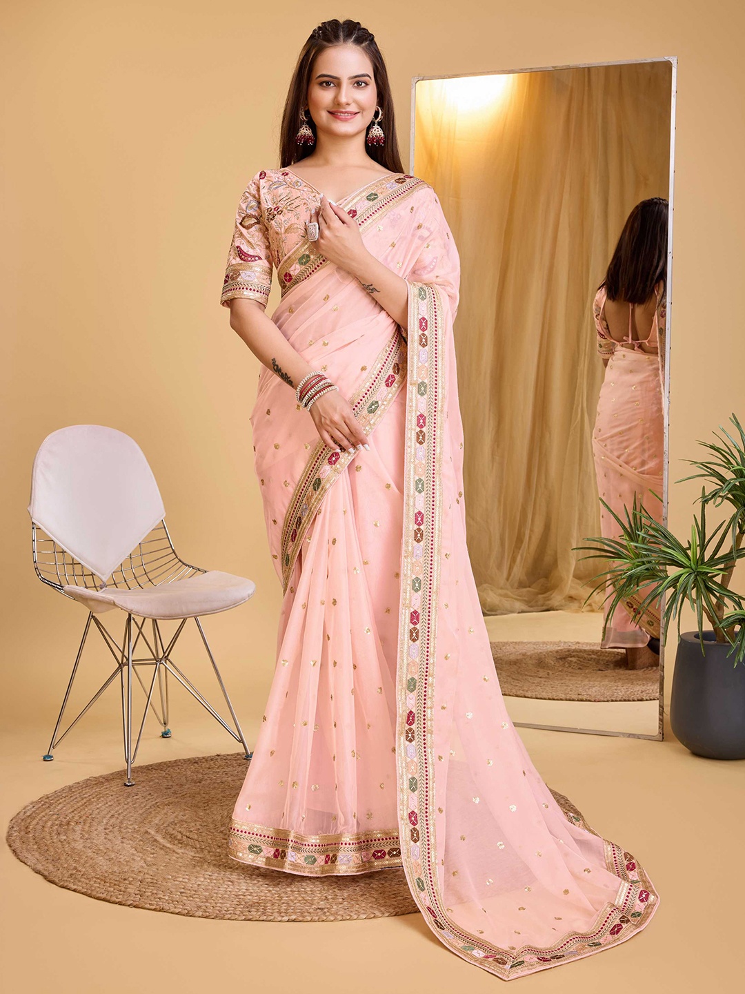

VAIRAGEE Floral Embroidered Organza Saree, Peach