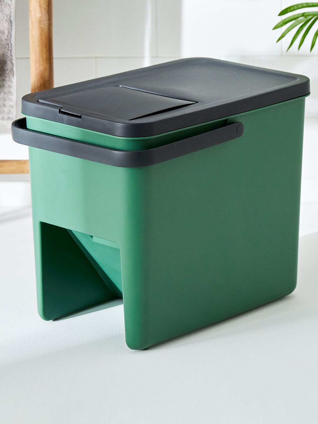 

Home Centre Green Sedona Polypropylene Waste Bin - 20L