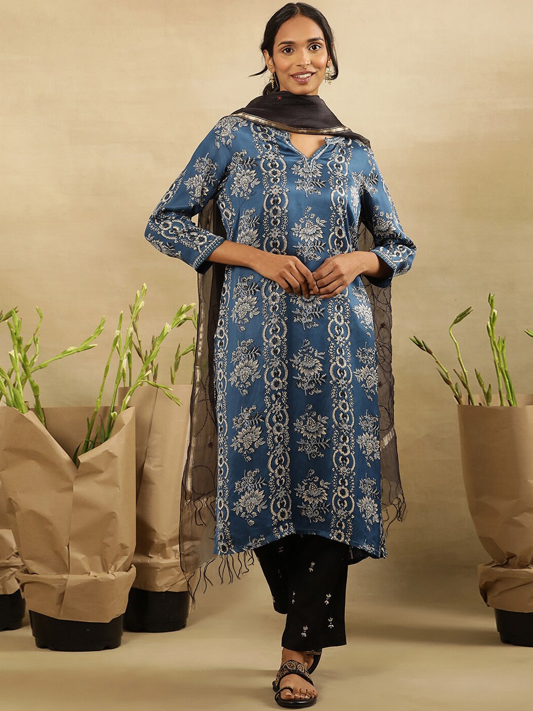

W Floral Printed Notch Neck Beads and Stones Kurta, Blue