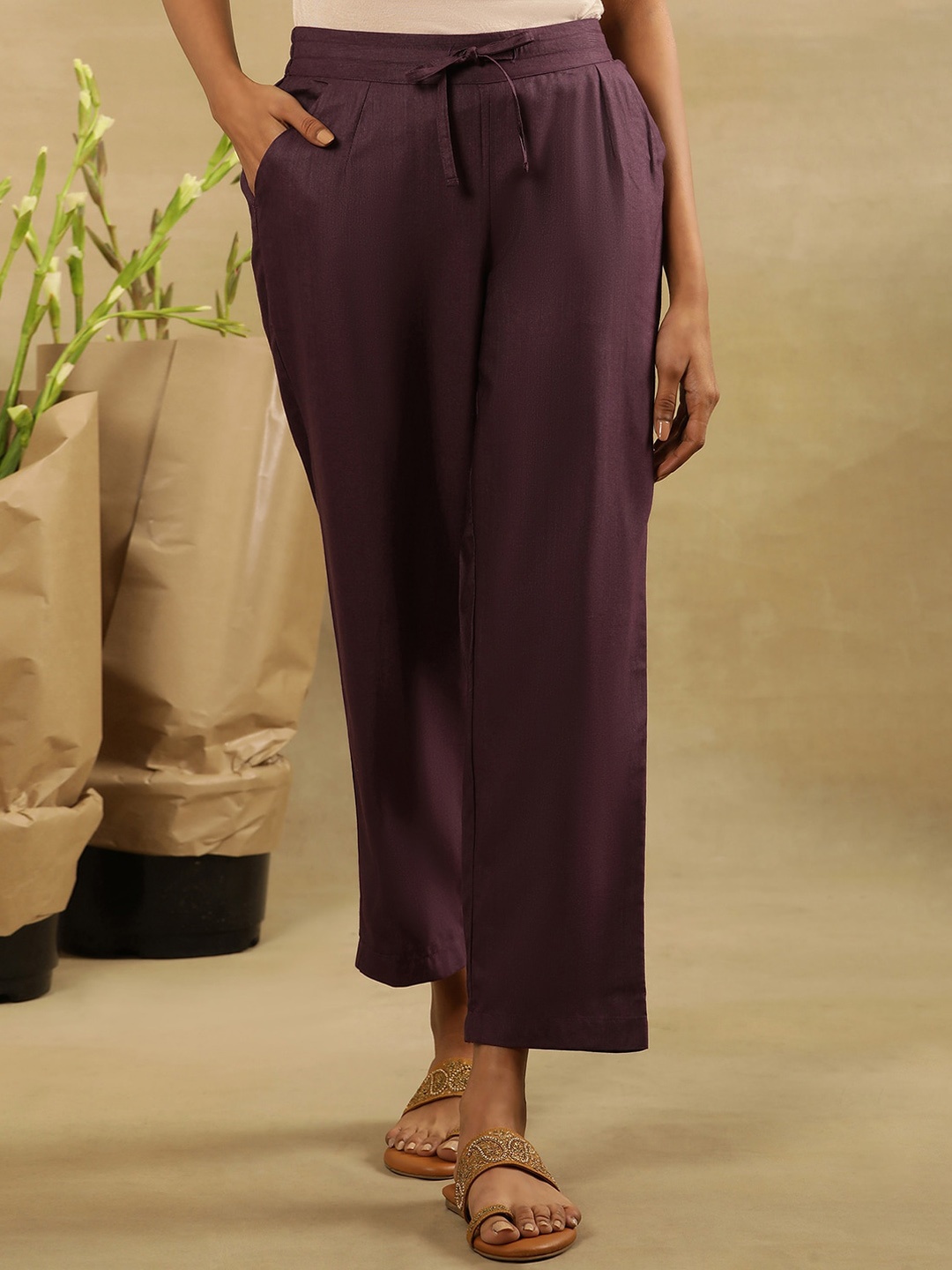 

W Women Mid-Rise Pleated Regular Fit Parallel Trouser, Purple