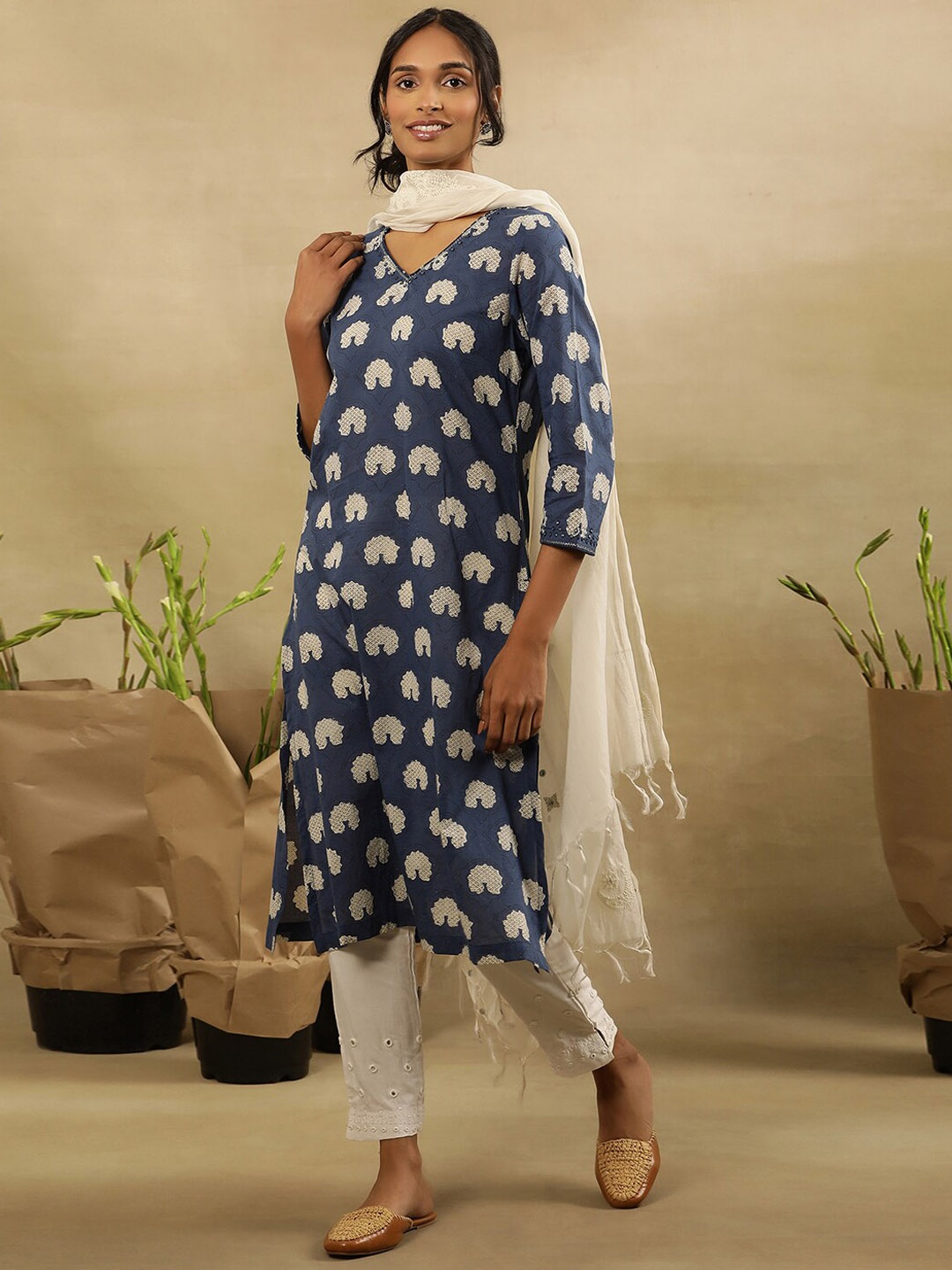 

W Ethnic Motifs Printed Pure Cotton Sequinned Straight Kurta, Blue