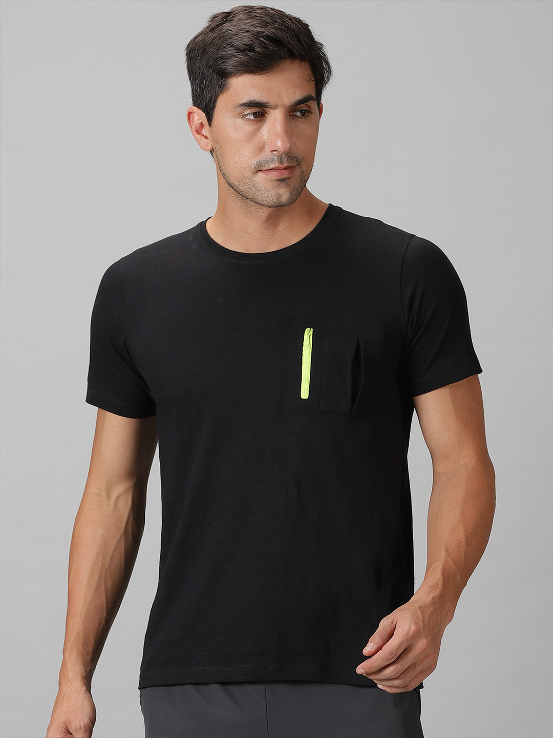 

DOMIN8 Round Neck Short Sleeves Cotton Regular Fit T-shirt, Black