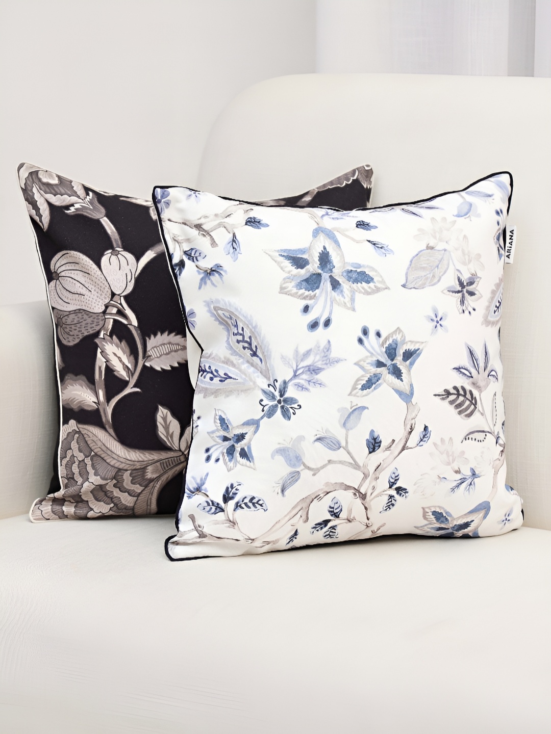 

Ariana Black & White 2 Pieces Floral Square Cushion Covers