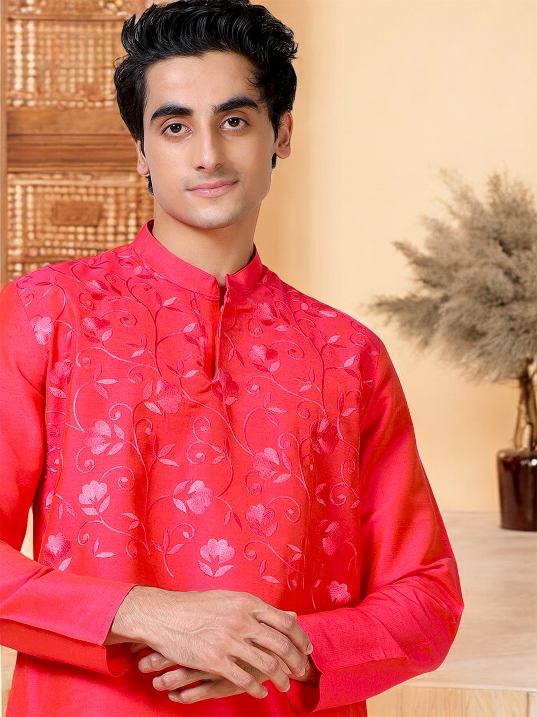 

TATTVA Floral Embroidered Mandarin Collar Straight Kurta, Fuchsia