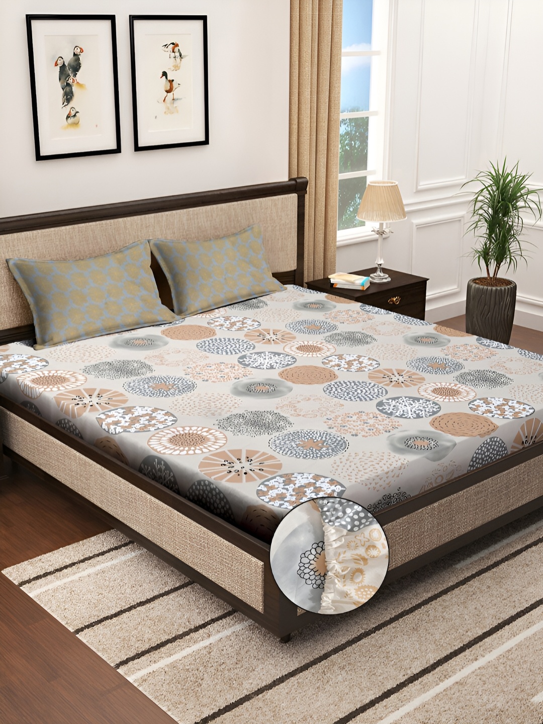 

KLOTTHE Beige Geometric Printed 300TC Super King Fitted Bedsheet With 2 Pillow Covers