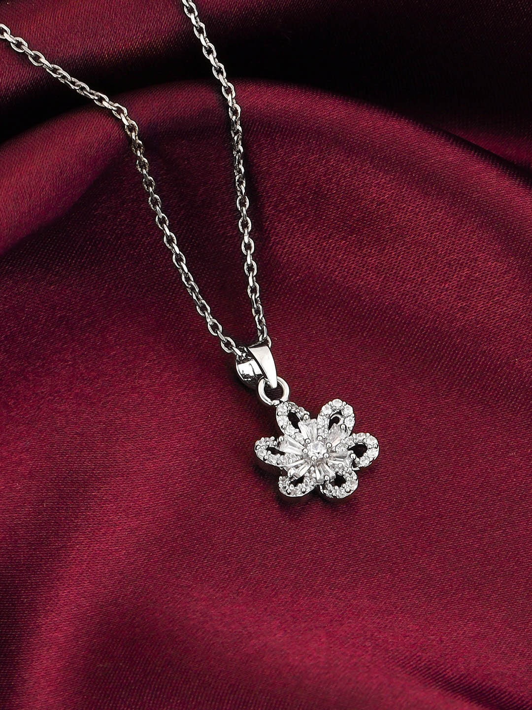 

GIVA Rhodium-Plated 925 Sterling Silver Contemporary Pendants with Chains