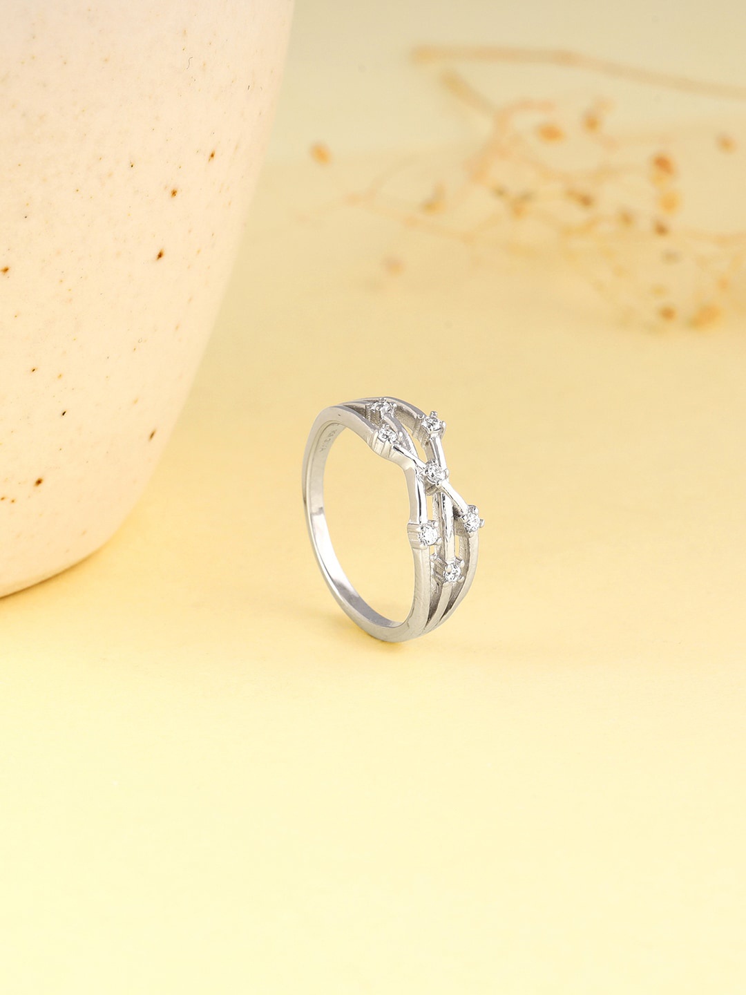 

GIVA 925 Sterling Silver Rhodium-Plated Stone Studded Finger Ring