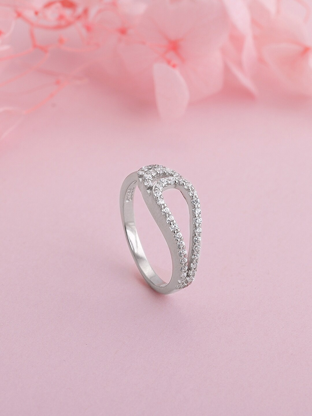 GIVA 925 Sterling Silver Rhodium Plated Stones Studded Finger Ring