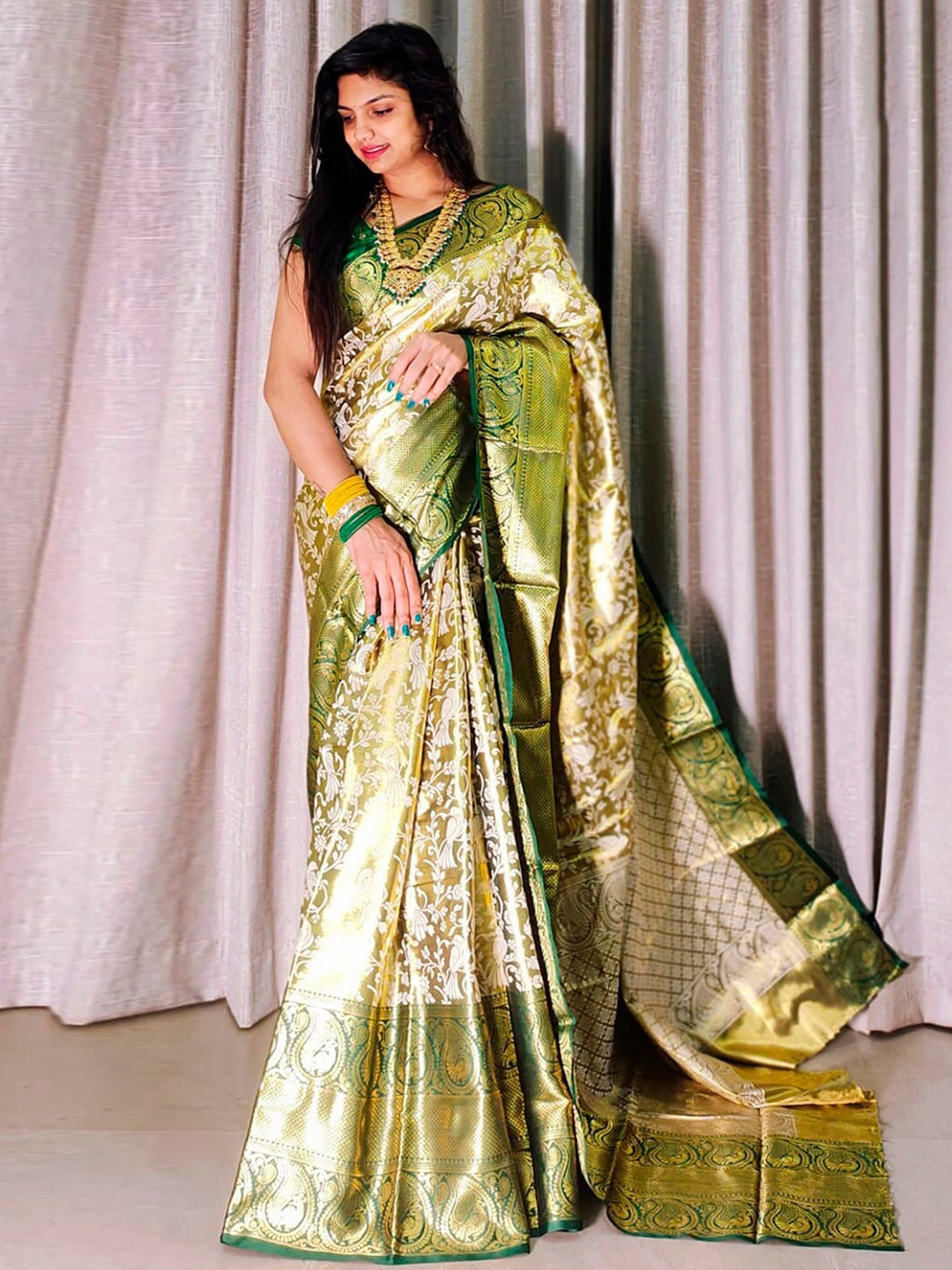 

KALINI Ethnic Motifs Woven Design Zari Kanjeevaram Saree, Green