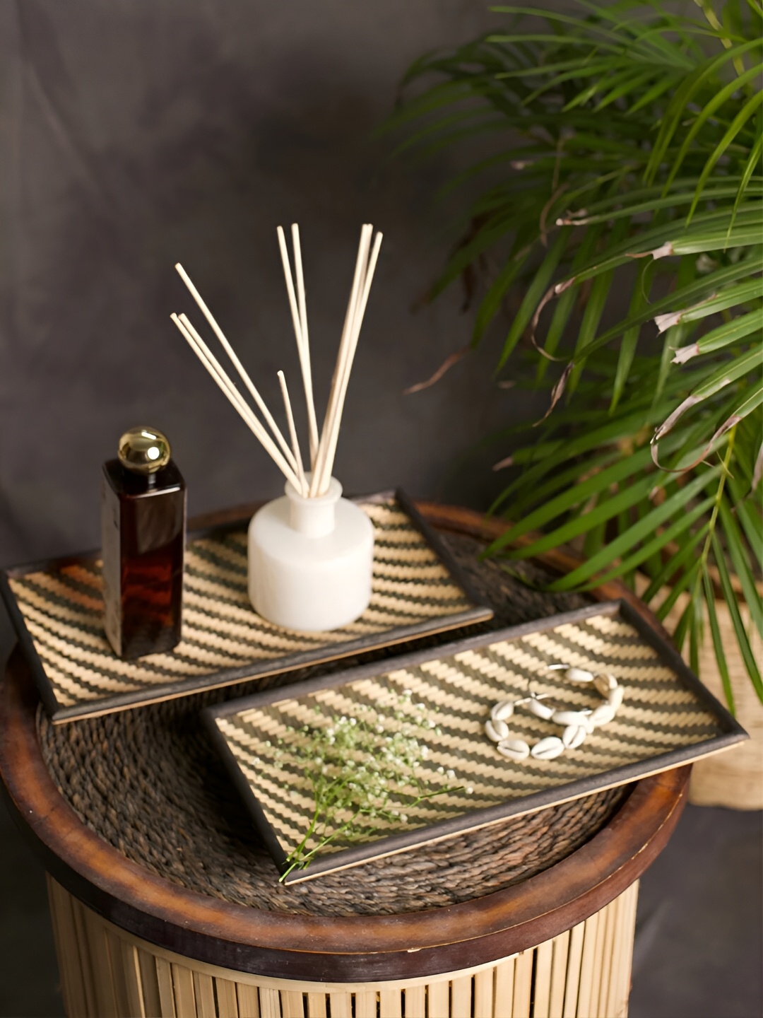 

KADAM HAAT Black 2 Pieces Bamboo Serving Tray