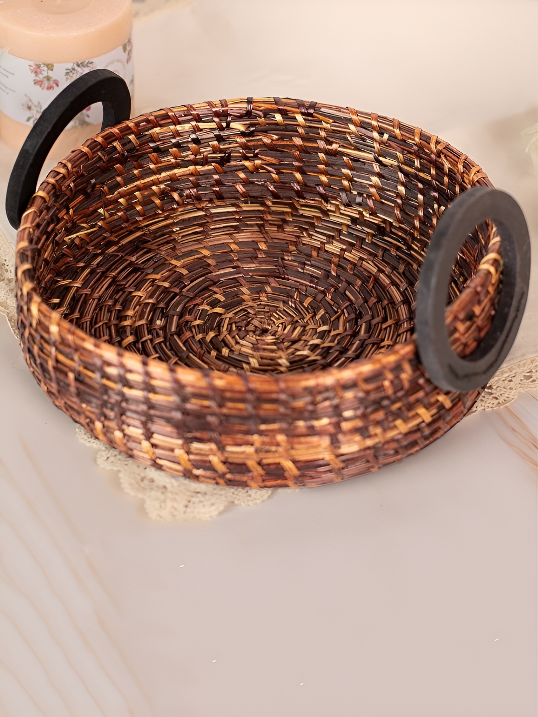 

KADAM HAAT Brown Self Design Sikki Grass Round Serving Tray