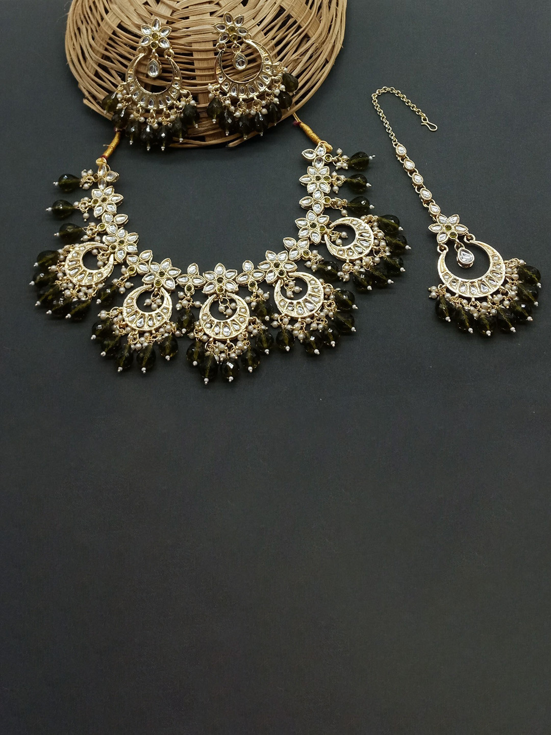 

AASHISH IMITATION Gold-Plated Kundan-Studded Jewellery Set