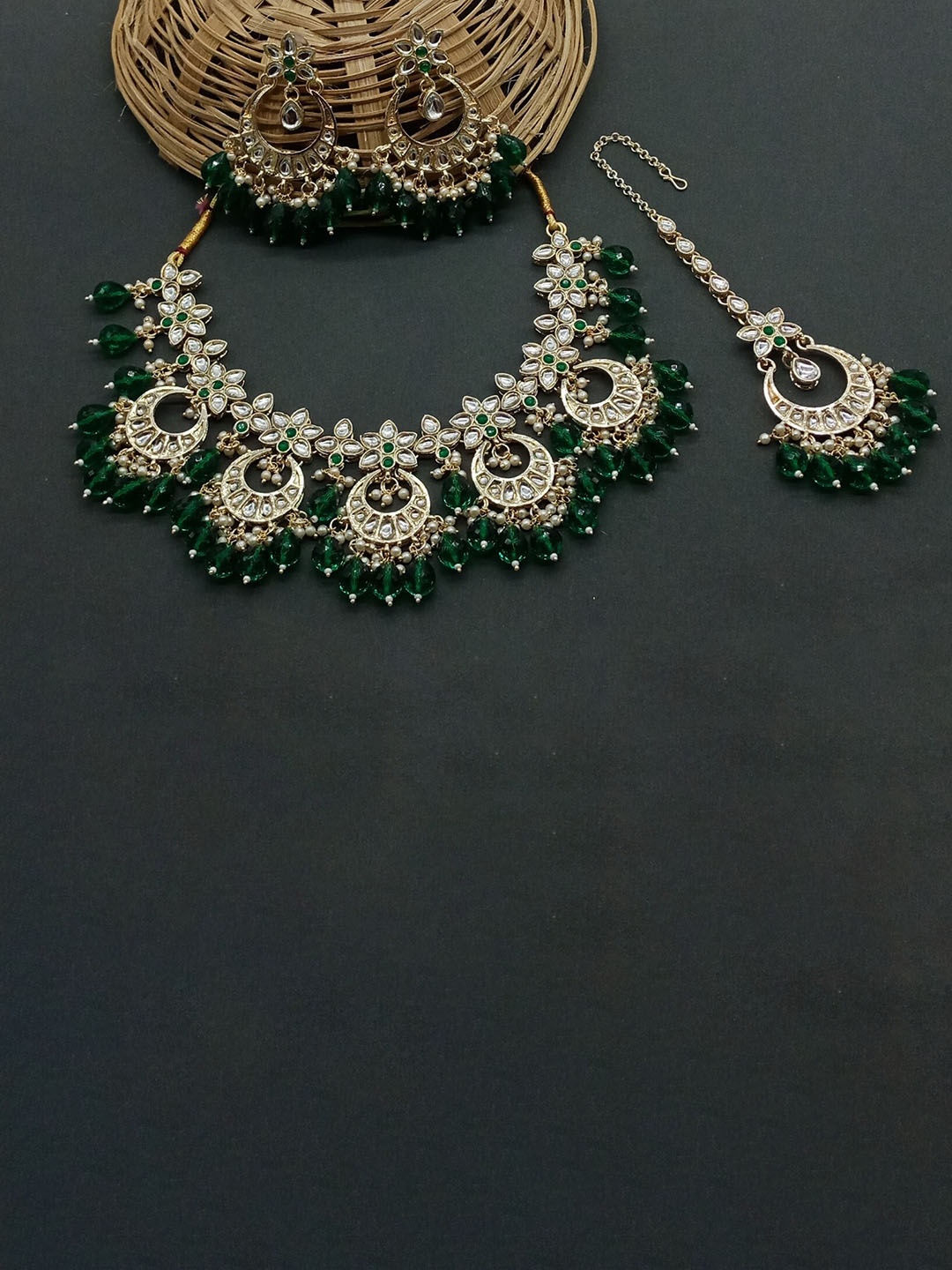 

AASHISH IMITATION Gold-plated Kundan Stone Studded Jewellery Set