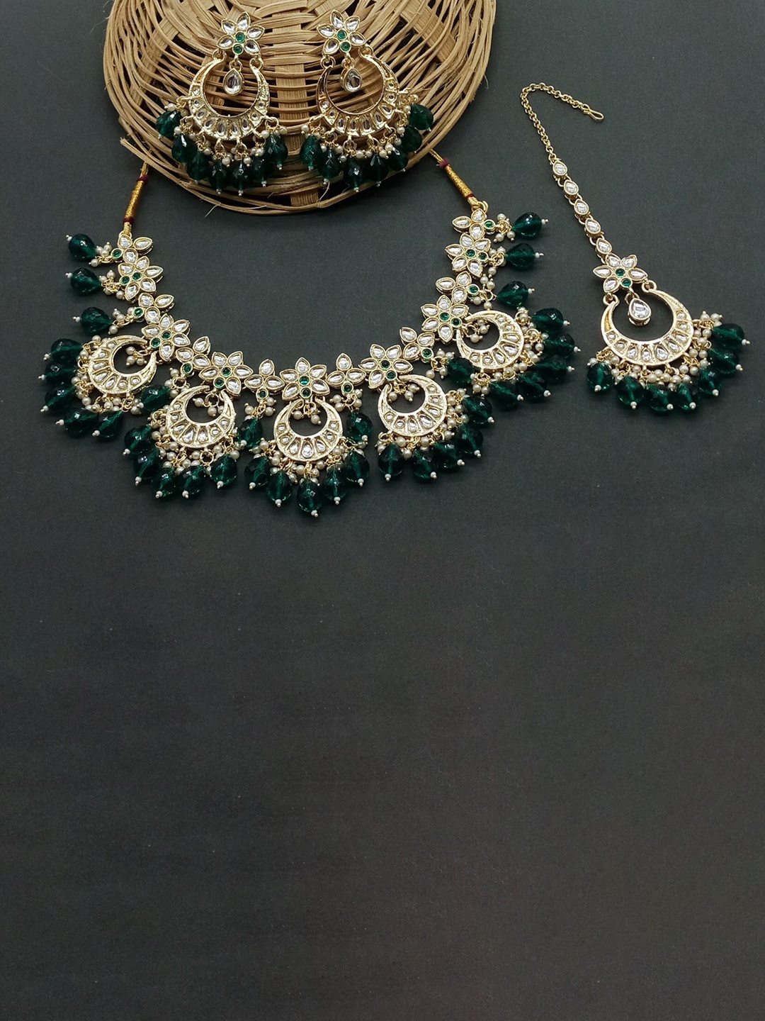 

AASHISH IMITATION Gold-Plated Kundan Stone Studded & Beaded Jewellery Set