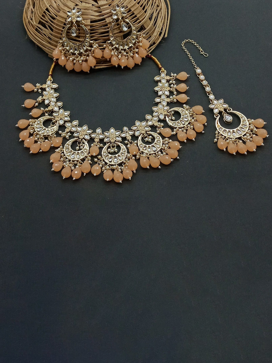 

AASHISH IMITATION Gold-Plated Kundan Stone Studded & Beaded Jewellery Set