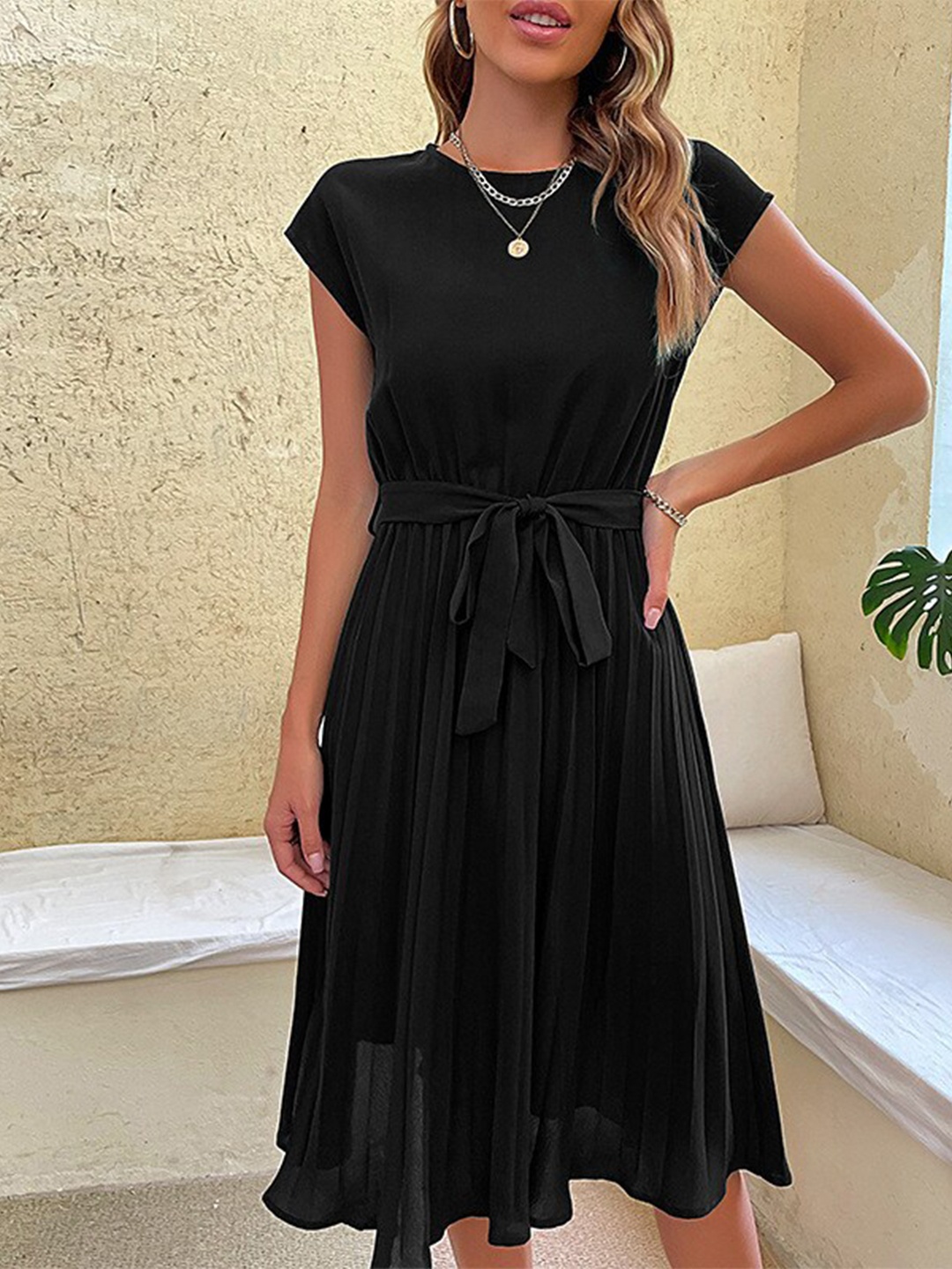 

StyleCast Black Round Neck Extended Sleeves Fit & Flare Dress