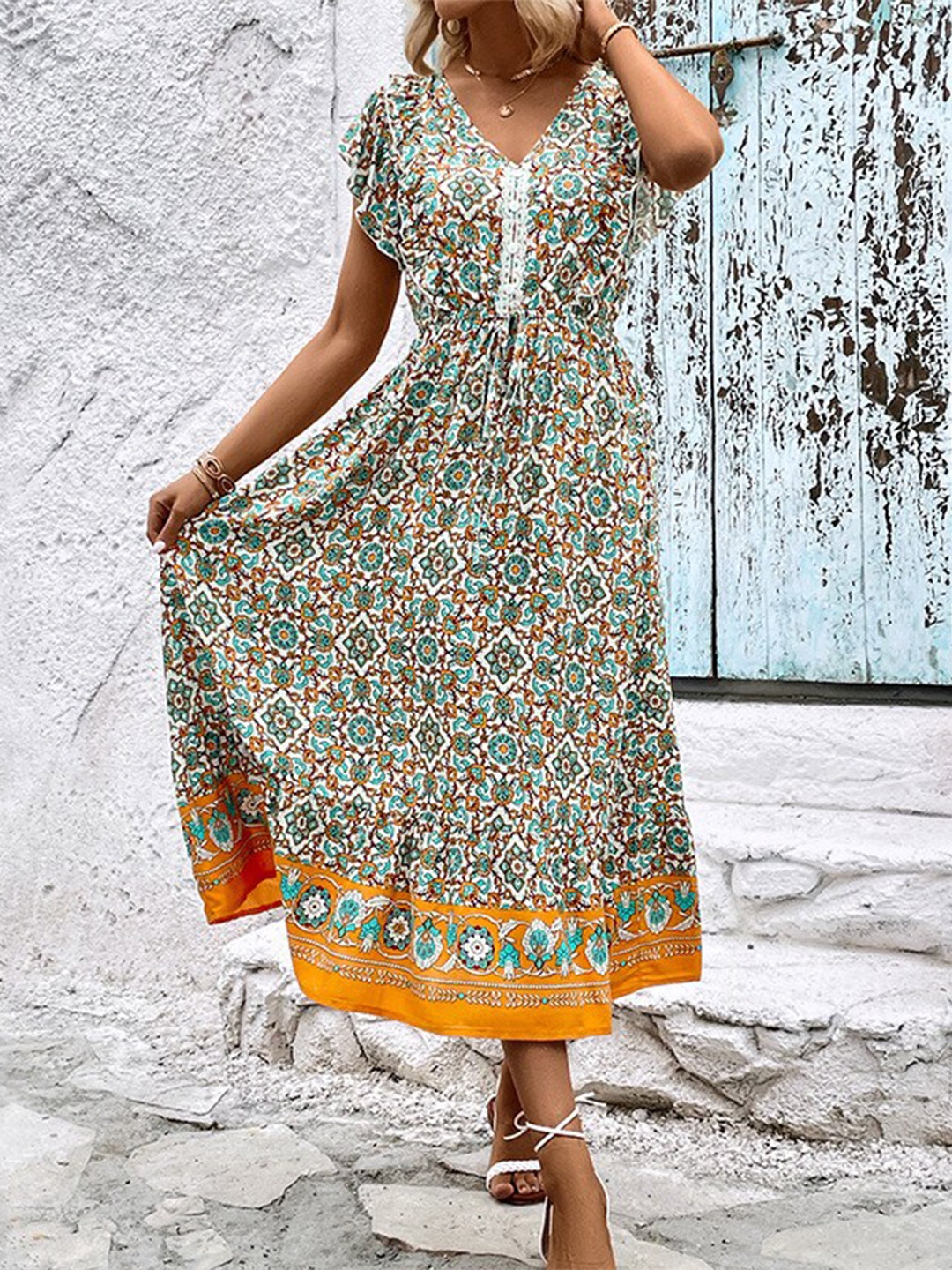 

StyleCast Green & White Floral Print Flutter Sleeves A Line Midi Dress