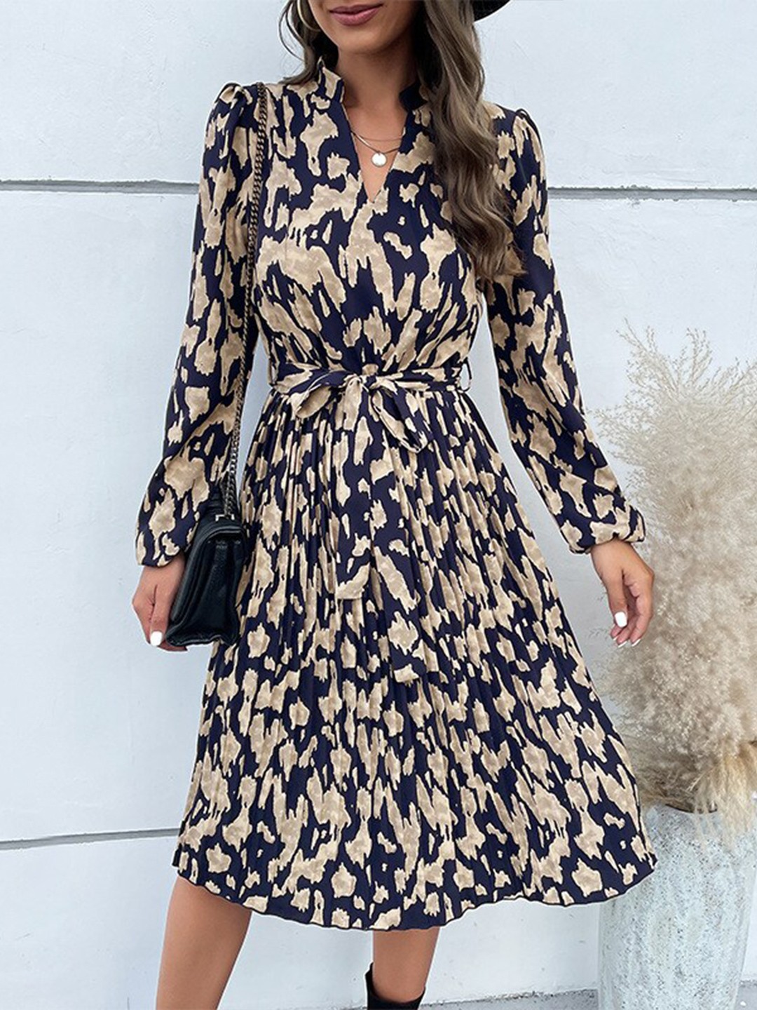

StyleCast Navy Blue Abstract Printed Knee Length Flared A-Line Dress