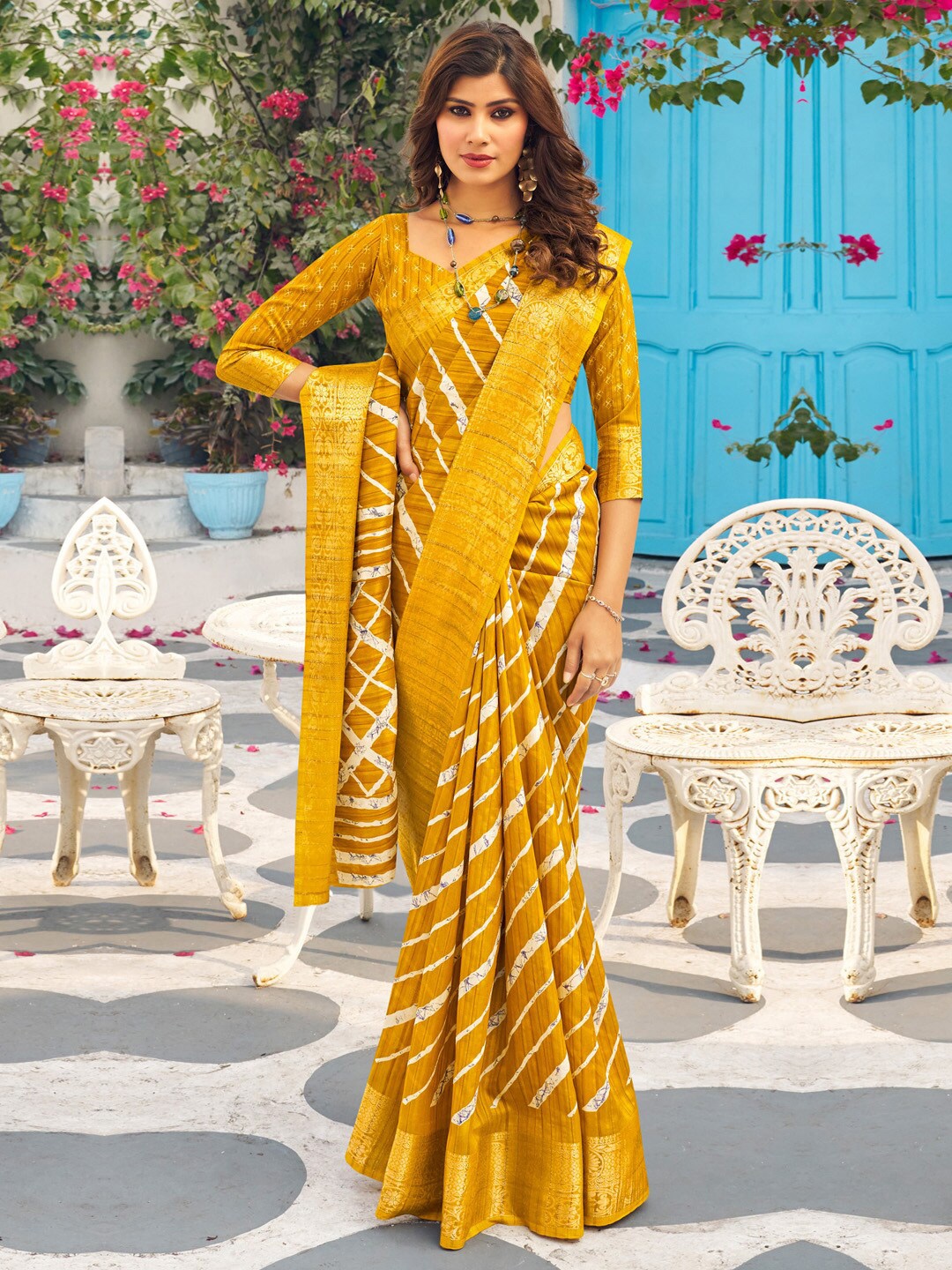 

Mitera Striped Printed Zari Sungudi Saree, Yellow