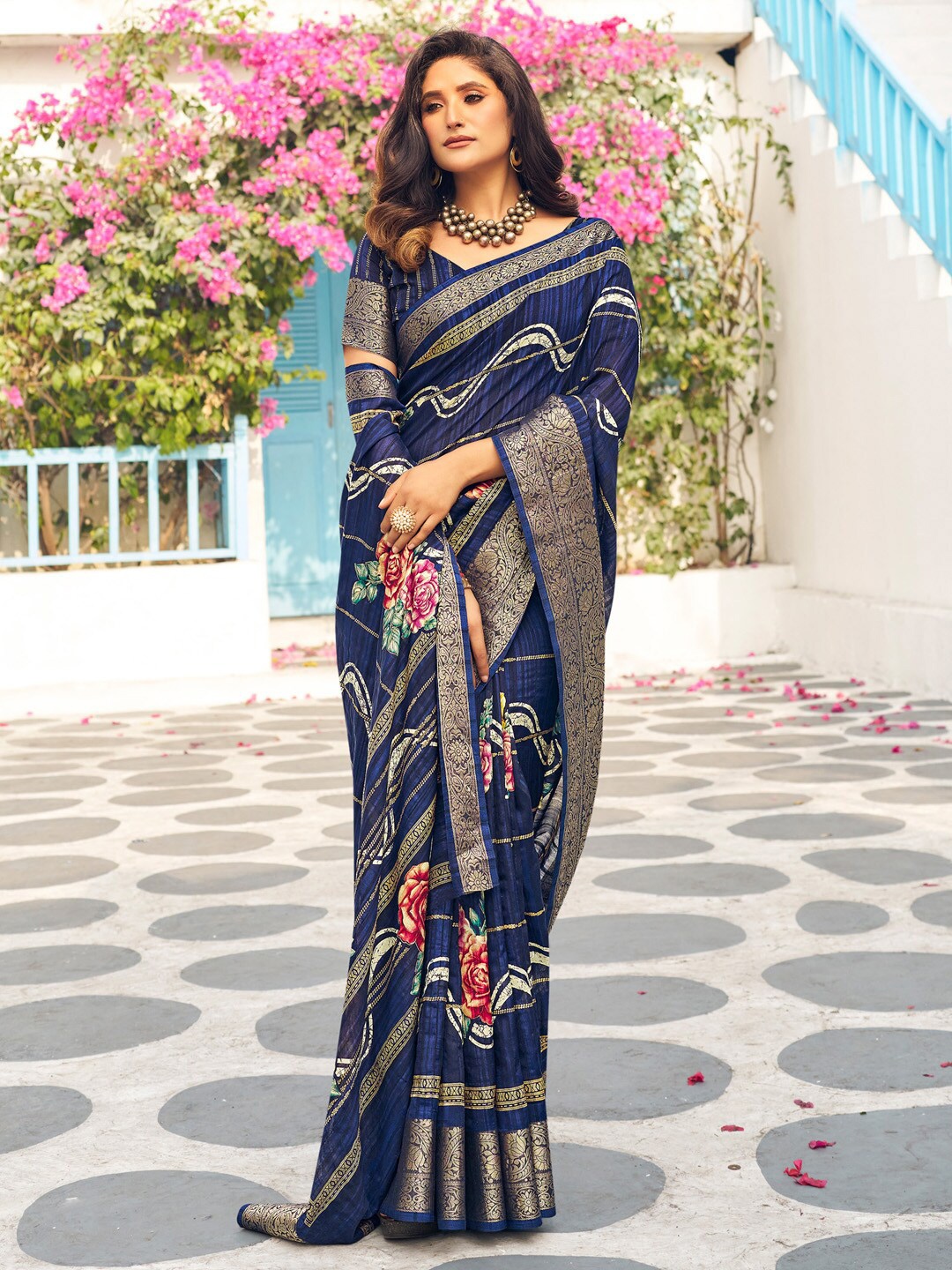 

Mitera Floral Woven Design Zari Sungudi Saree, Navy blue