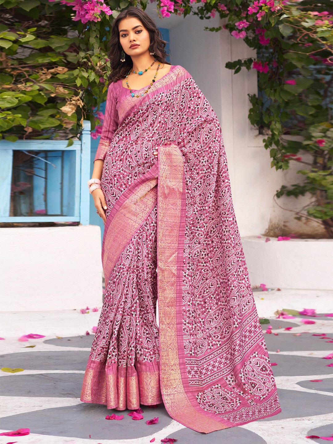 

Mitera Pink Ethnic Motifs Printed Zari Sungudi Saree