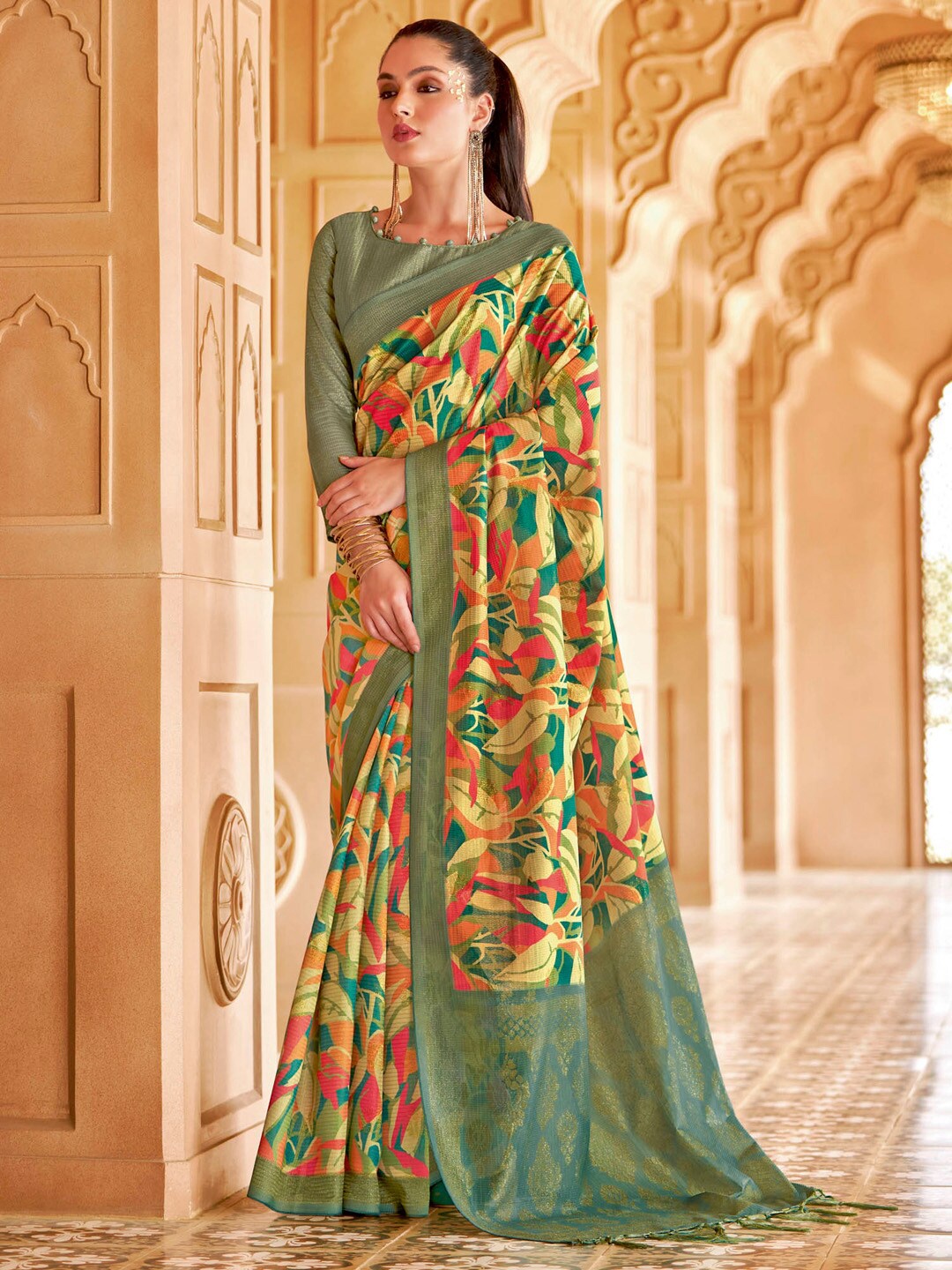 

Saree mall Floral Printed Zari Sungudi Saree with Tassels, Green