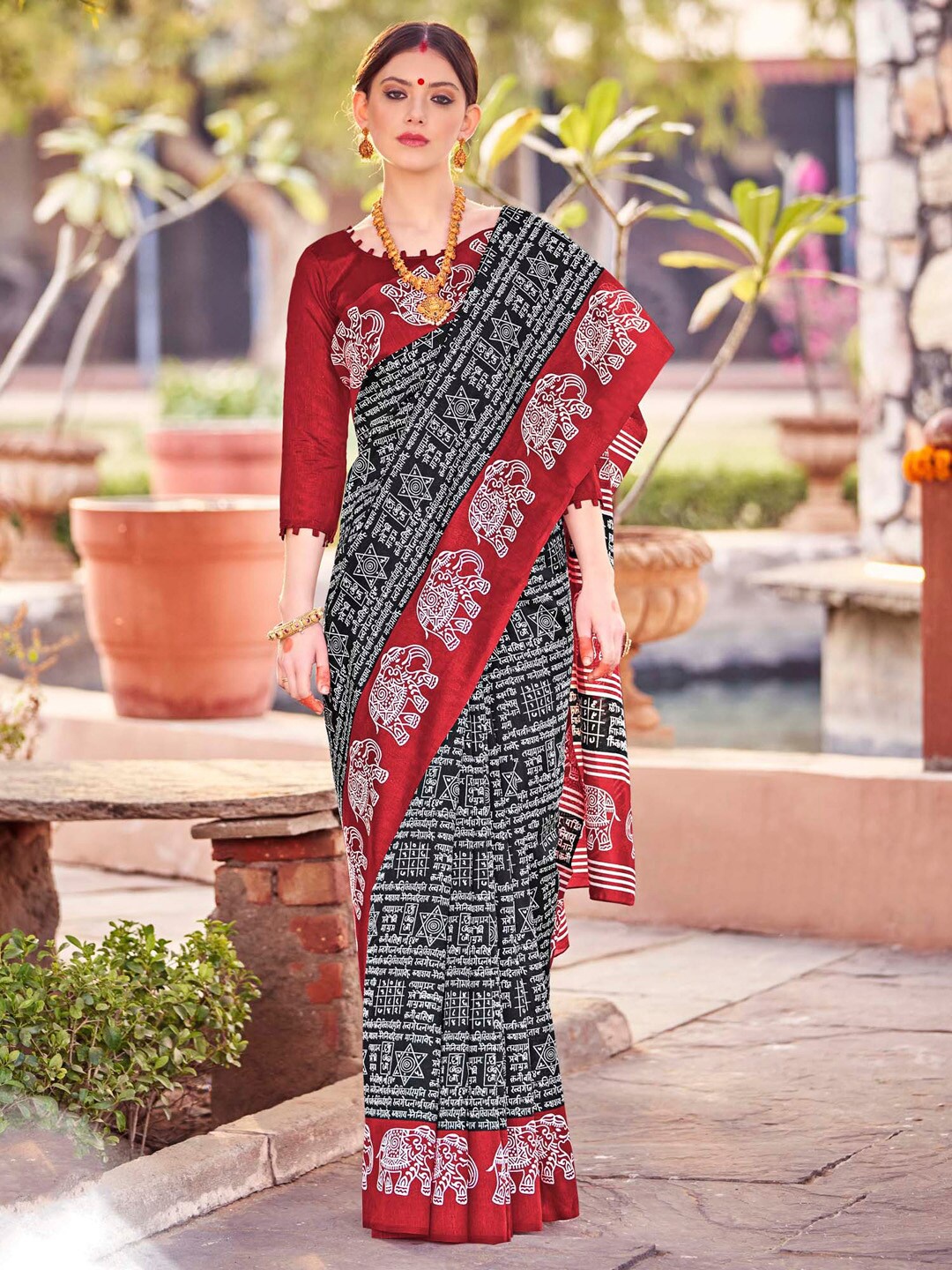 

Saree mall Geometric Printed Bagh Saree, Black