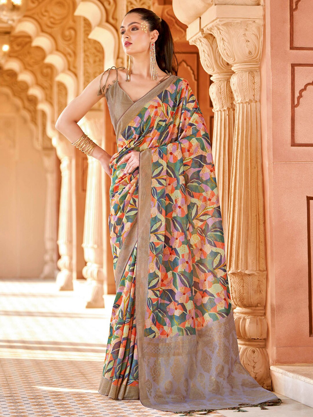 

Saree mall Floral Printed Zari Sungudi Saree with Tassels, Green