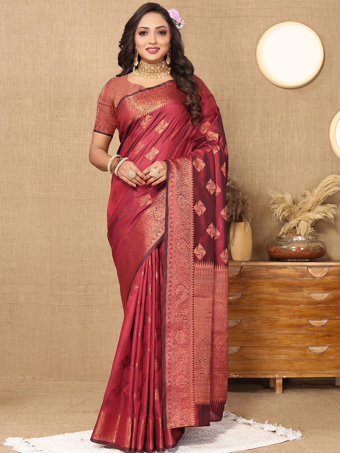 

YAVIRA SILK Ethnic Motifs Woven Design Zari Banarasi Saree, Maroon