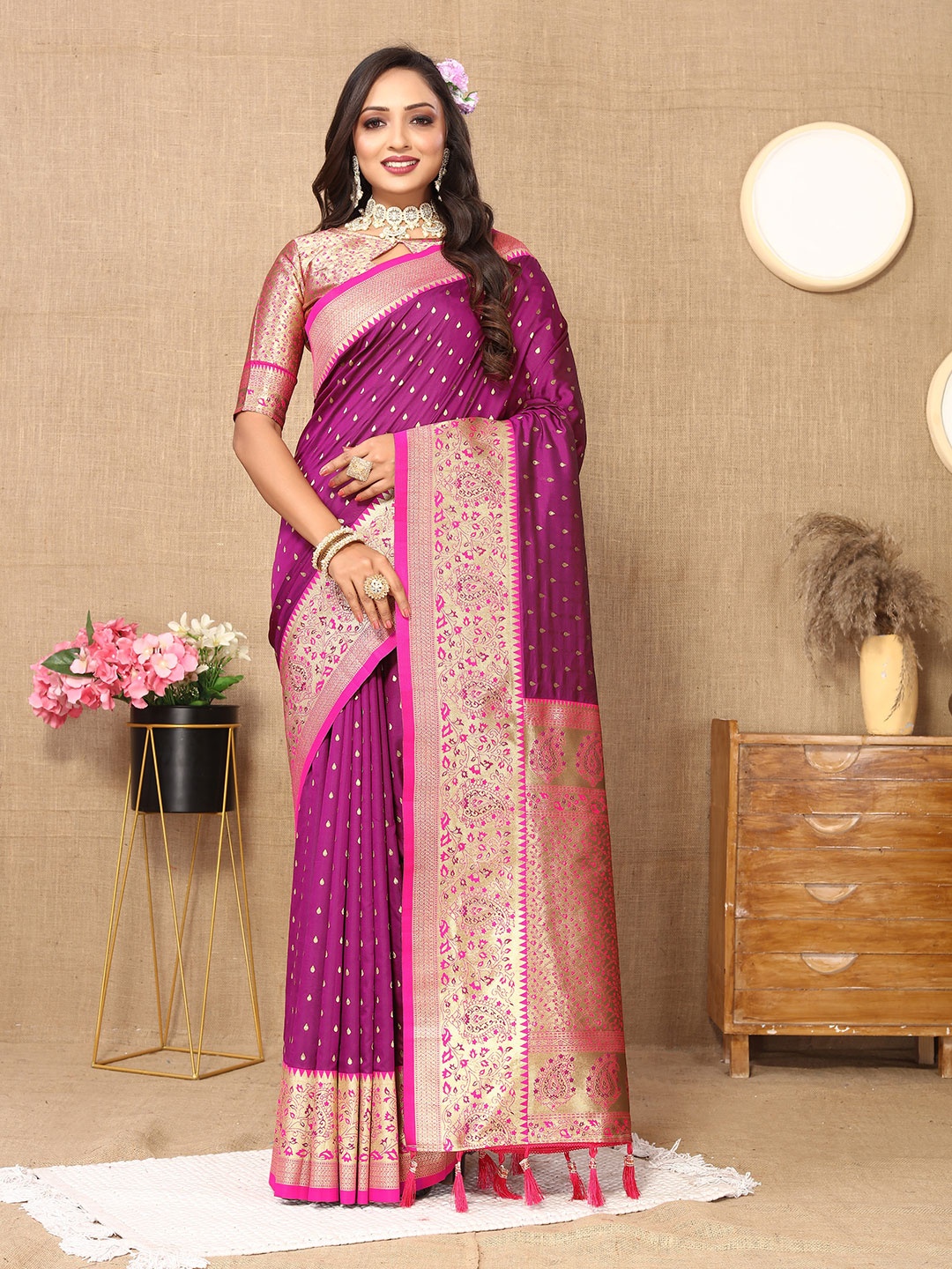 

YAVIRA SILK Ethnic Motifs Art Silk Banarasi Saree, Magenta