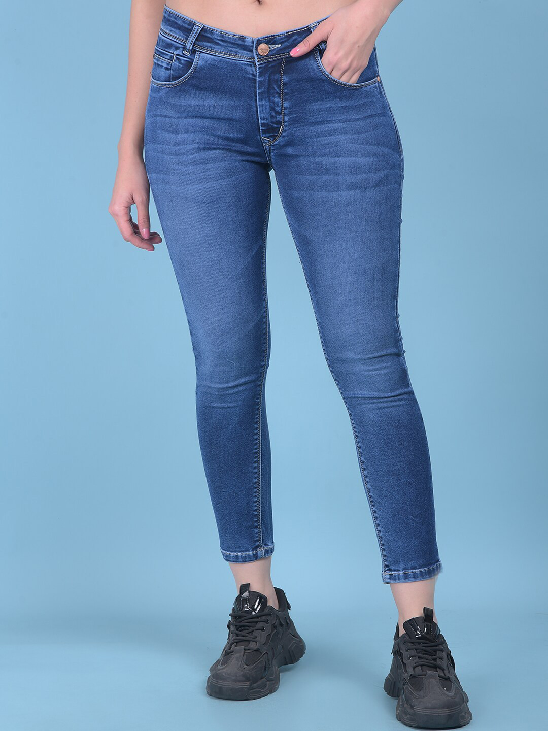 

Crimsoune Club Women Skinny Fit Light Fade Stretchable Jeans, Navy blue