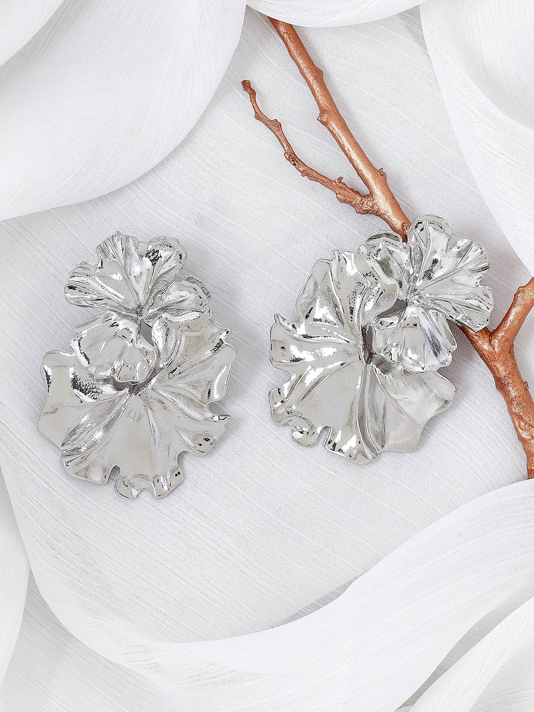 

JOKER & WITCH Silver-Plated Contemporary Drop Earrings