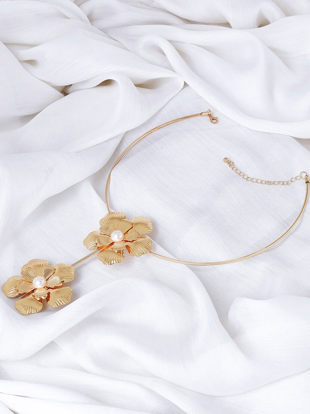 

JOKER & WITCH Gloxinia Gold-Plated Beaded Floral Shaped Statement Necklace