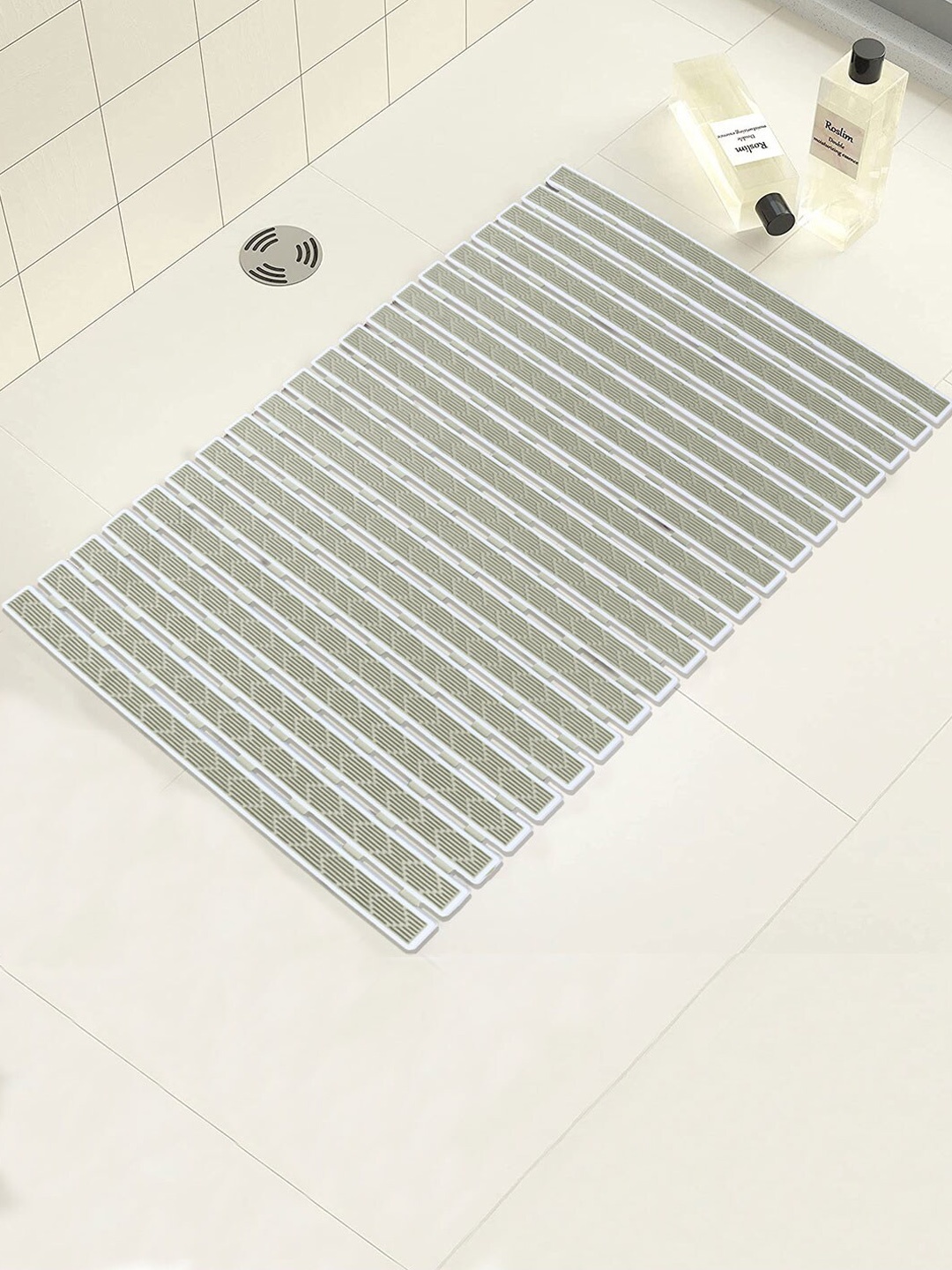 

LUXEHOME INTERNATIONAL Beige 120 GSM Textured Non-Skid Bath Rugs