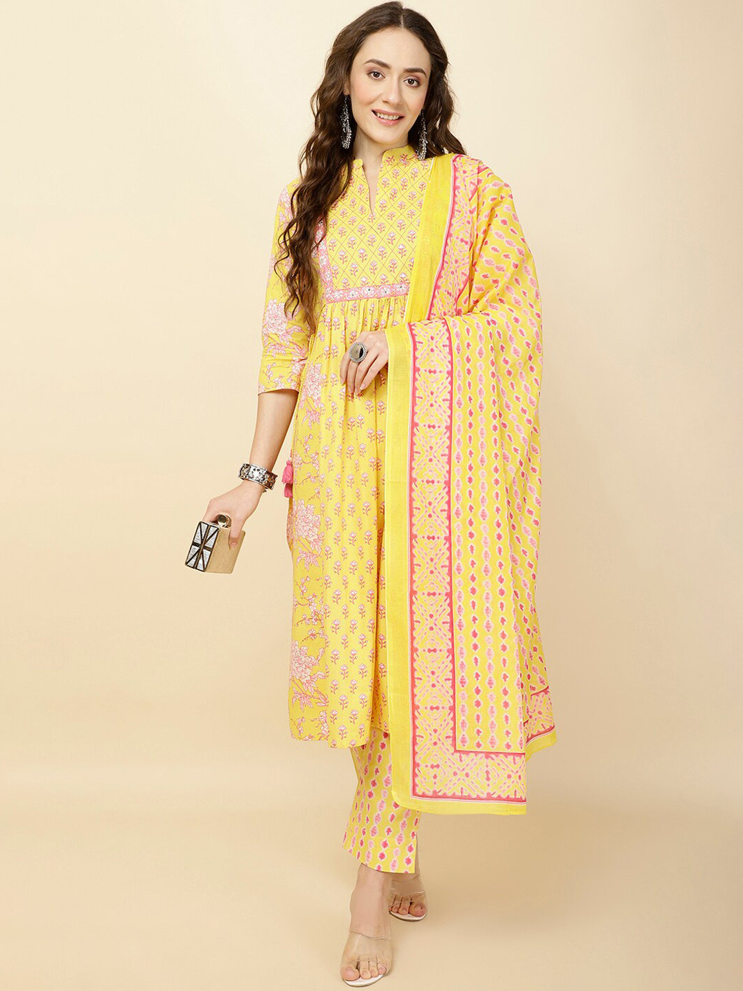 

Meena Bazaar Floral Printed Mandarin Collar Three-Quarter Sleeves Kurta Set, Yellow