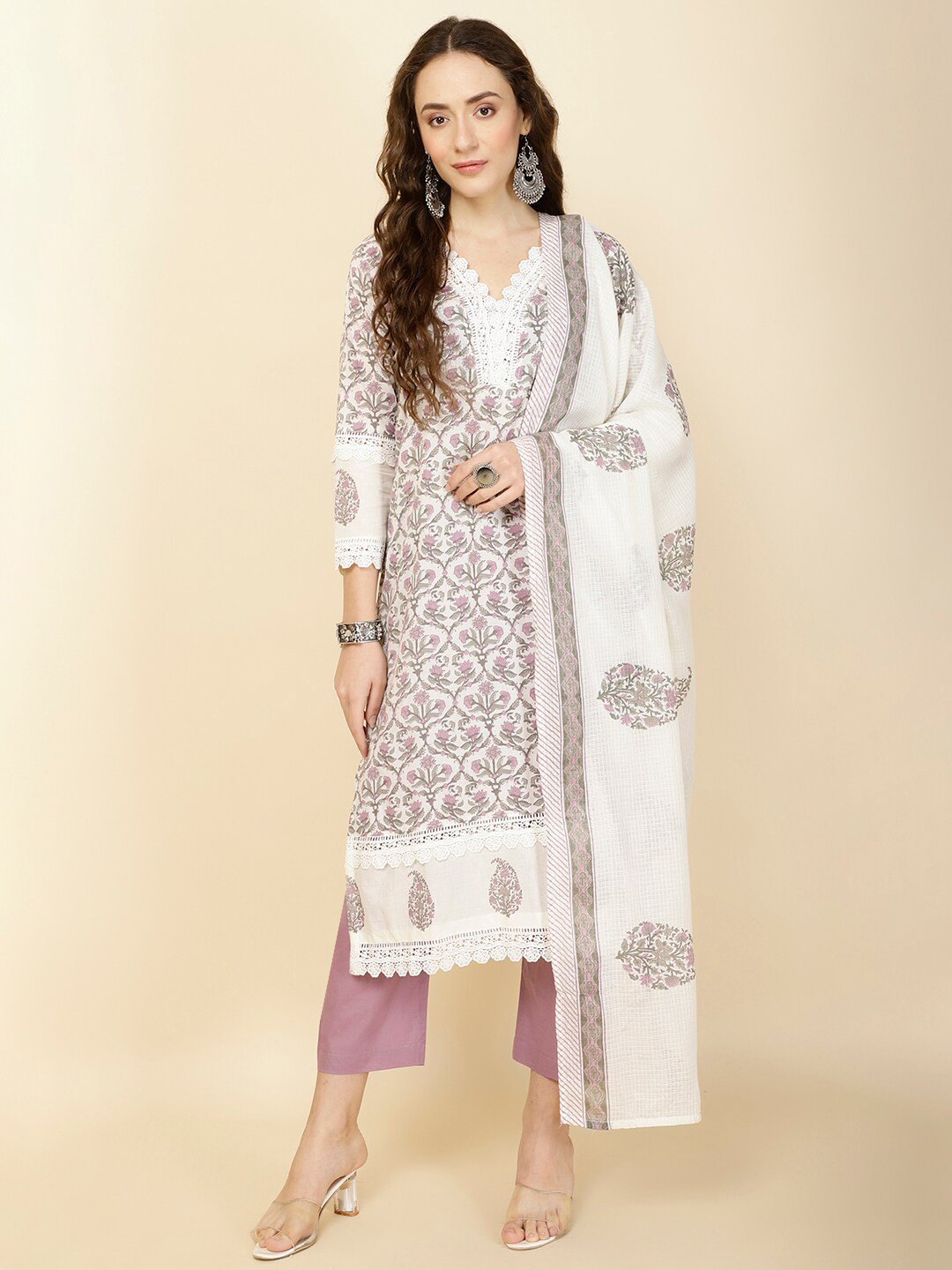 

Meena Bazaar Ethnic Motifs Printed Regular Thread Work Kurta with Trousers & Dupatta, Purple