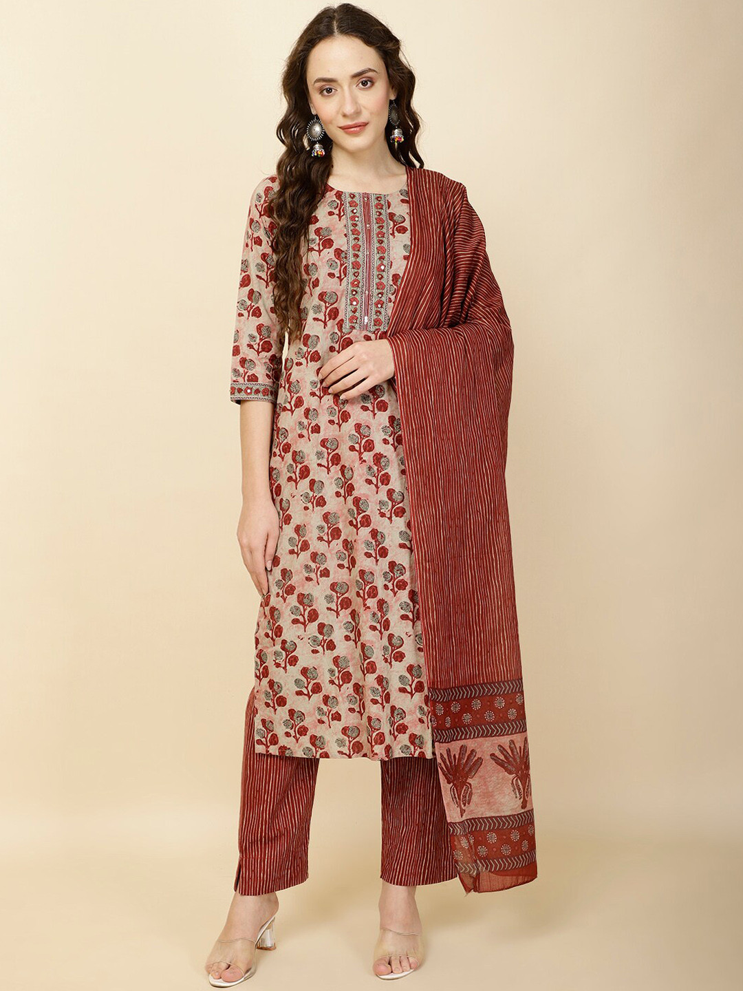 

Meena Bazaar Floral Printed Round Neck Three-Quarter Sleeves Kurta Set, Beige