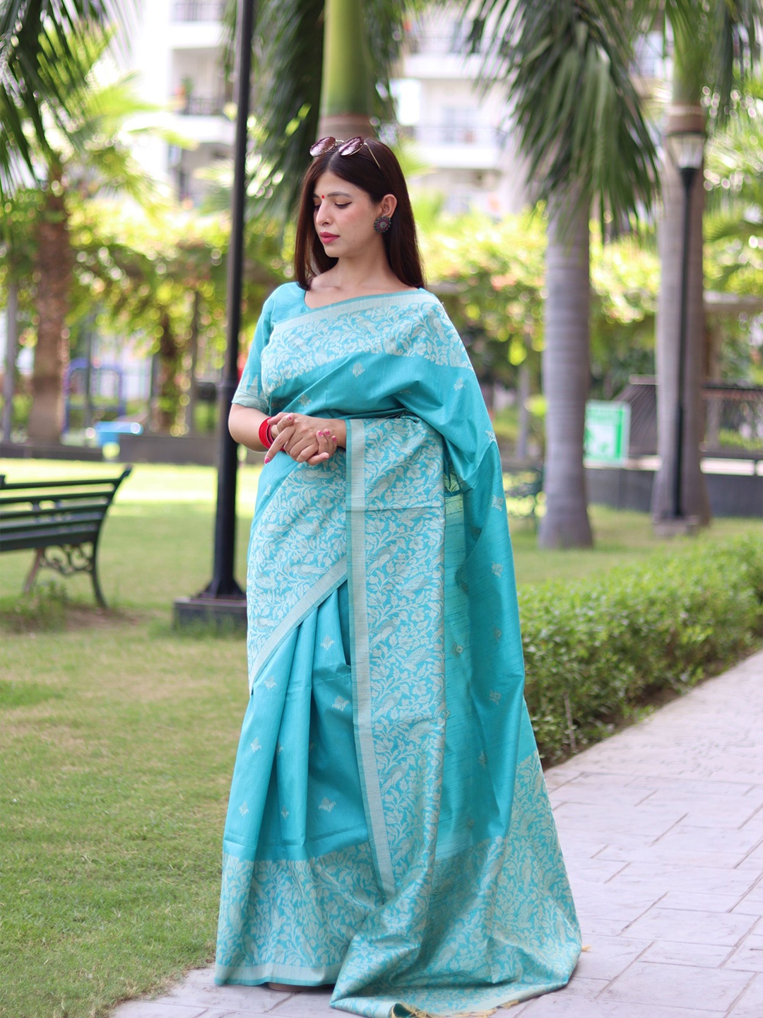 

Mitera Floral Woven Design Zari Saree, Blue