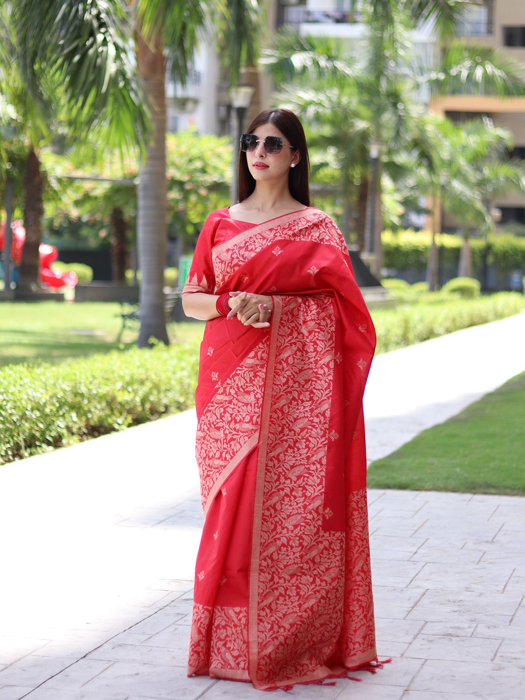 

Mitera Floral Woven Design Zari Saree, Red