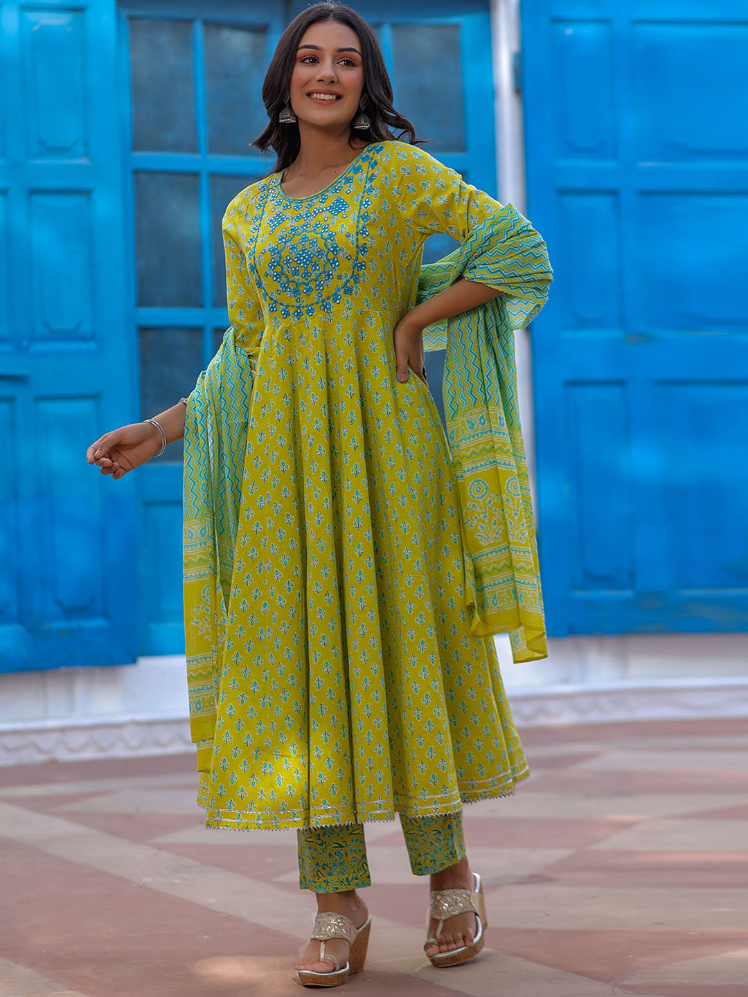 

KASYA Ethnic Motifs Printed Regular Mirror Work Pure Cotton Kurta with Trousers & Dupatta, Green