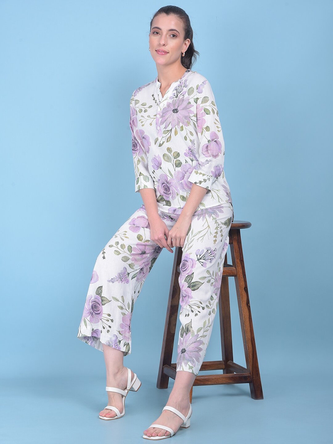 

Crimsoune Club Floral Print Cuffed Sleeves V-Neck Top, White